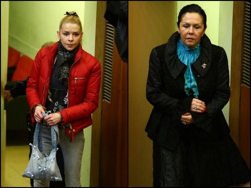 Eva Varholíková Rezešová so svojou matkou na súde v Budapešti 