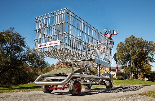 Najväčší motorizovaný nákupný vozík vlastní Fred Reifsteck