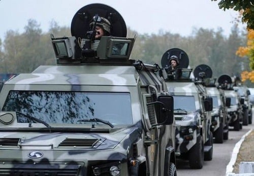 Ukrajinská armáda dostala nové obrnené autá