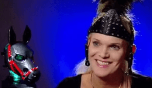 Táto žena potrebuje uzdu