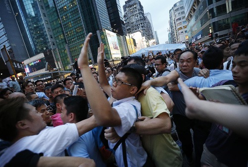 Protesty obsadili centrum Hongkongu: