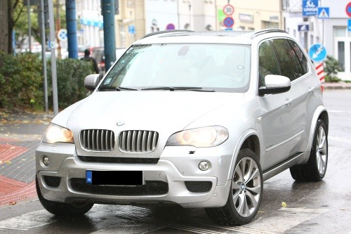 BMW X5 s M paketom Ľudovíta Kaníka (SDKÚ)