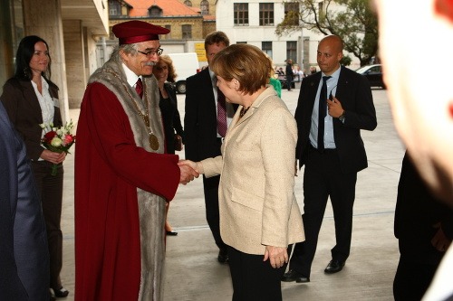 Angela Merkelová navštívila Univerzitu