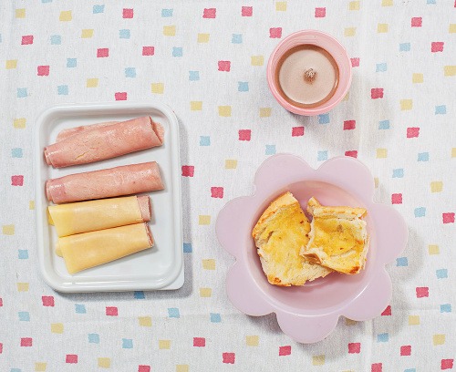 Raňajky detí v rôznych