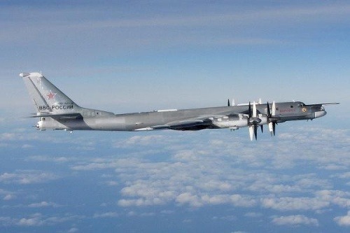 Ťažký bombardér Tu-95 Bear