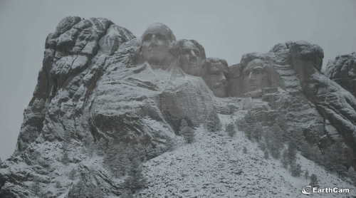 Zasnežený Mount Rushmore