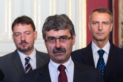 Primátor Banskej Bystrice Peter Gogola, primátor Bratislavy Milan Ftáčnik a primátor Košíc Richard Raši. 