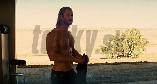 Chris Hemsworth vo filme Thor. 