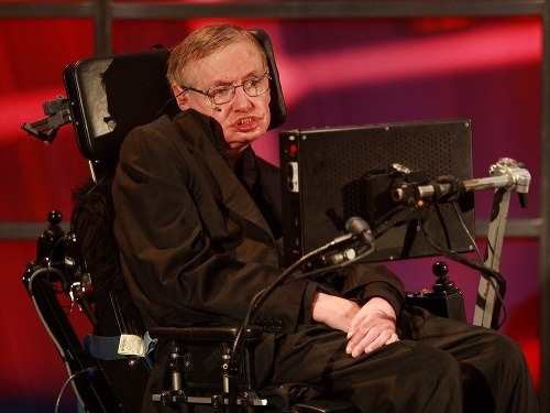 Stephen Hawking (72) šokoval