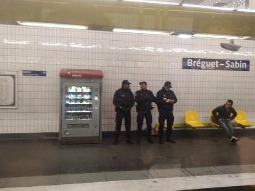 Muži zákona strážia aj metro