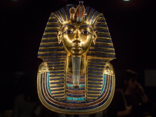 Známa Tutanchamónova zlatá maska.