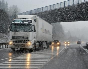 Slovensko dnes pokryl sneh