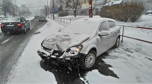 Nehoda na Račianskej ulici v Bratislave