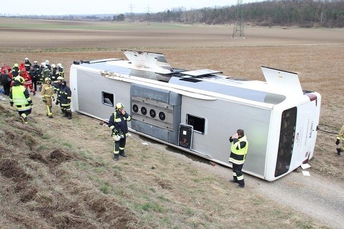 Nehoda českého autobusu v