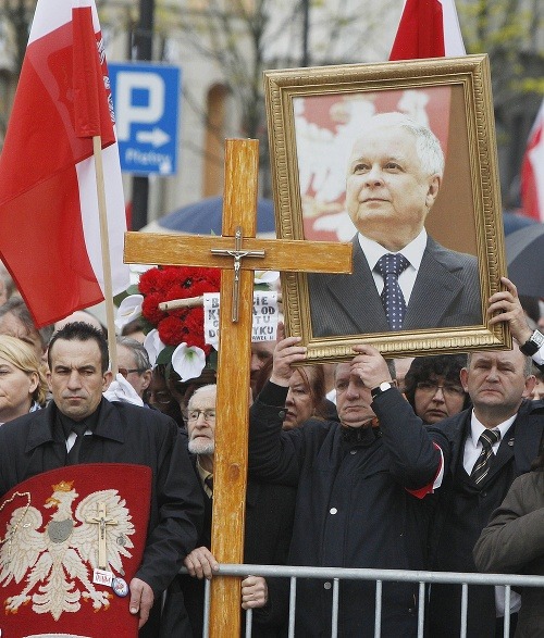 Poliaci si pripomenuli piate výročnej tragédie, pri ktorej zahynul poľský prezident Lech Kaczyňski
