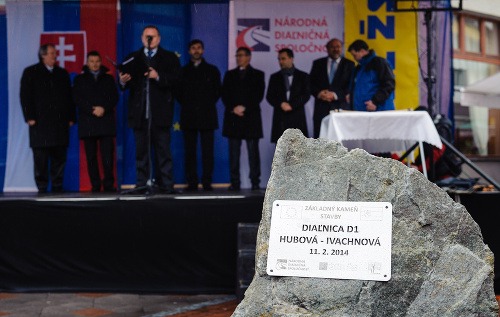 Základný kameň stavby diaľničného úseku D1 Hubová - Ivachnová.