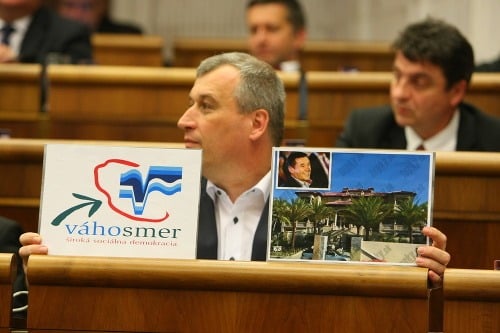 Pavol Zajac predstavil nové logo Smeru - Váhosmer