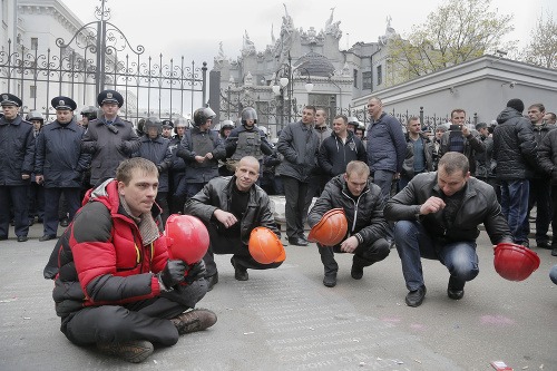 V Kyjeve protestovali tisíce