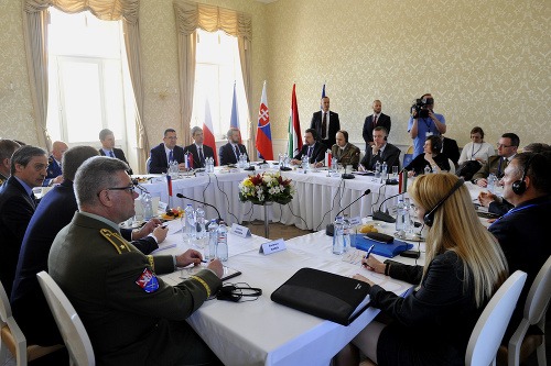 Rokovanie ministrov obrany krajín