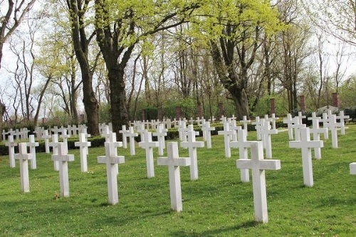 Vojenský cintorín venovaný pamiatke padlých v prvej svetovej vojne v Petržalke