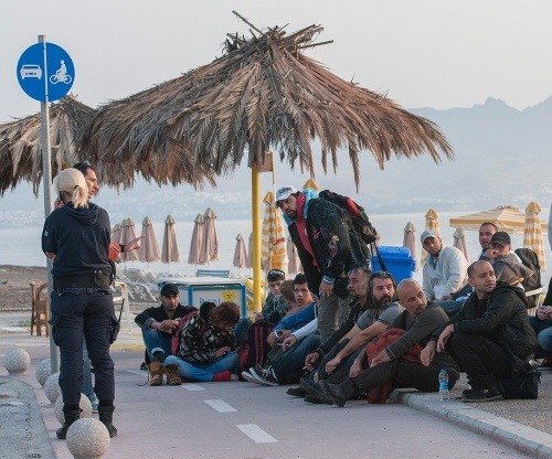 Zúfalí turisti hlásia, grécky