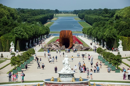 Umelec vystavil vo Versailles