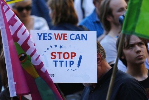 Protest proti TTIP pred summitom G-7, ktorý sa začiatkom júna konal v Mníchove