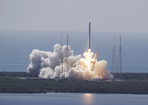 Raketa SpaceX sa krátko