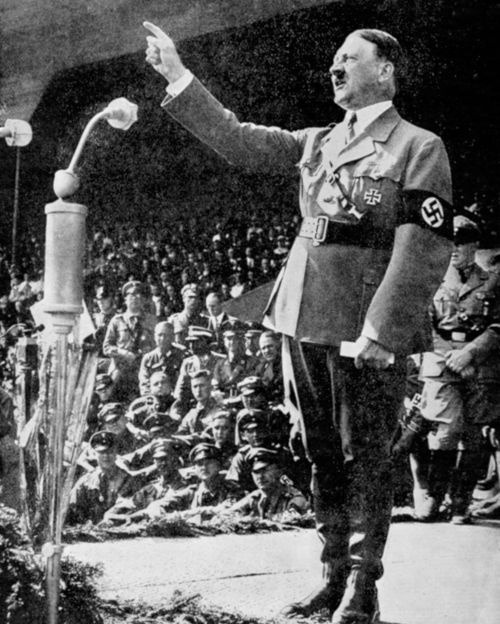 Zakázaná Hitlerova kniha: Učitelia