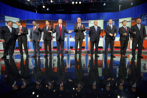 (Zľava) Republikánski kandidáti na prezidenta Chris Christie, Marco Rubio, Ben Carson, Scott Walker, Donald Trump, Jeb Bush, Mike Huckabee, Ted Cruz, Rand Paul, and John Kasich