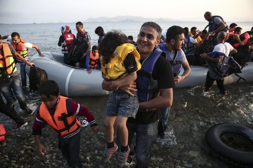 Nával utečencov Gréci nezvládajú,