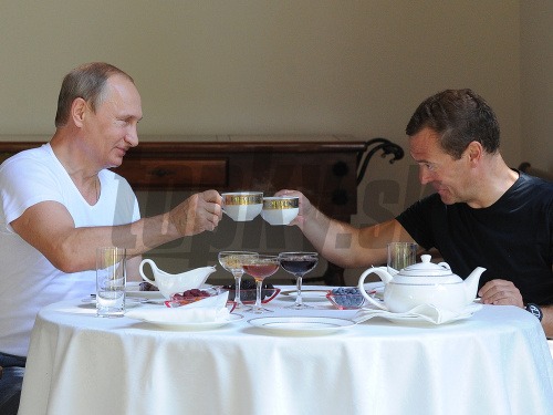 Vladimir Putin a Dmitrij Medvedev