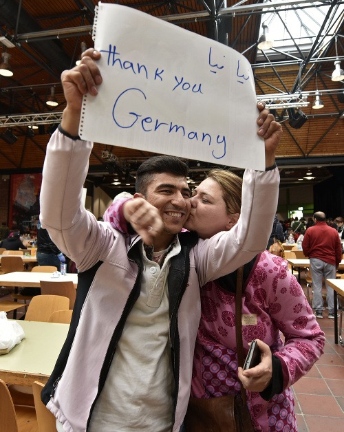 Nemci vítali utečencov a