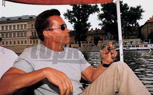 Pražská reštaurácia sa na svojej stránke chváli záberom z dávnejšej návštevy Arnolda Schwarzeneggera. 