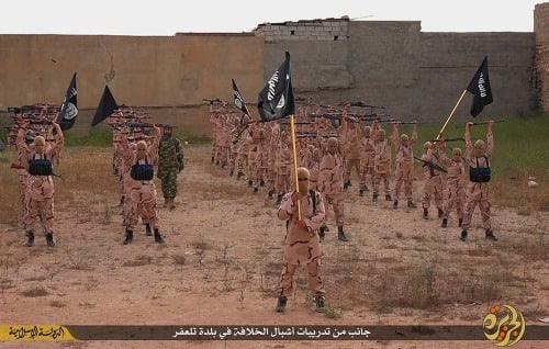 Výcvik teroristov v tábore v Tal Afare.