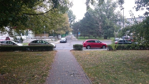 FOTO Parkovanie pri bratislavskom