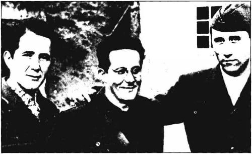 Úplne vpravo stojí Titov šéf tajnes služby Aleksander Rankovič