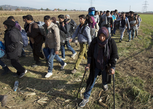 Migranti prechádzajú cez Chorvátsko