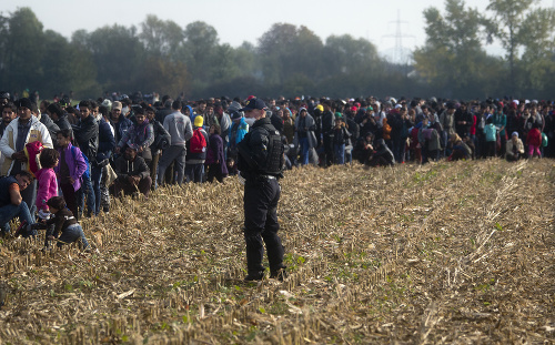 Migranti prechádzajú cez Chorvátsko