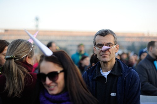 Učitelia už organizovali aj protest dlhých nosov