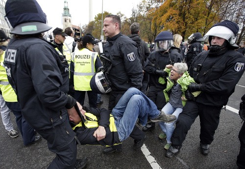 Protest proti migračnej politike