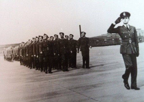 Milan Píka spolu s letkou RAF (Royal Air Force)