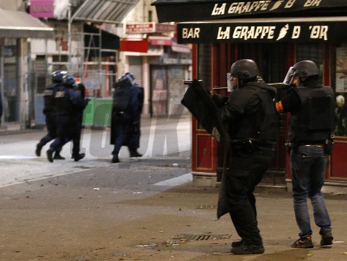 Dnešná policajná razia na predmestí Saint-Denis.