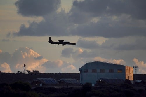 Británia presunula svoje lietadlá na základne na Cypre.
