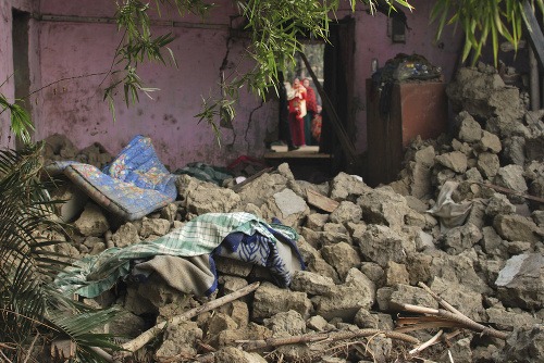 Zemetrasenie v Indii rúcalo