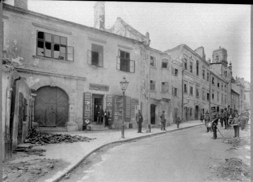 Zámocká ulica po požiari z roku 1913