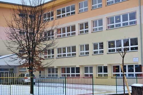 Na snímke  zatvorená Cirkevná základná škola s materskou školou Dobrého pastiera v Žiline