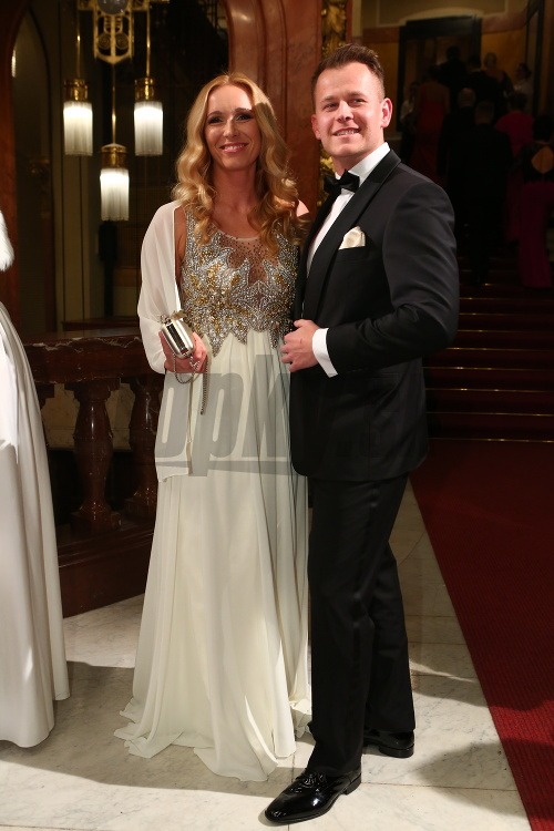 Herečka Veronika Paulovičová prišla na ples bok po boku s novým chlapom.