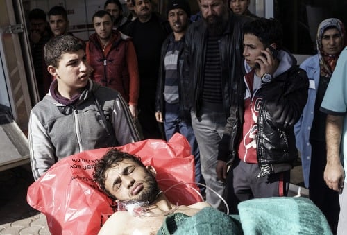 Atentáty v sýrskych mestách majú svoje obete.