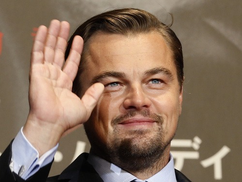 Fešáčik Leonardo DiCaprio sa zrejme riadi heslom, že správny chlap musí smrdieť. Hovorí sa o ňom, že nepoužíva deodorant a sprchuje sa vraj len dvakrát do týždňa. 